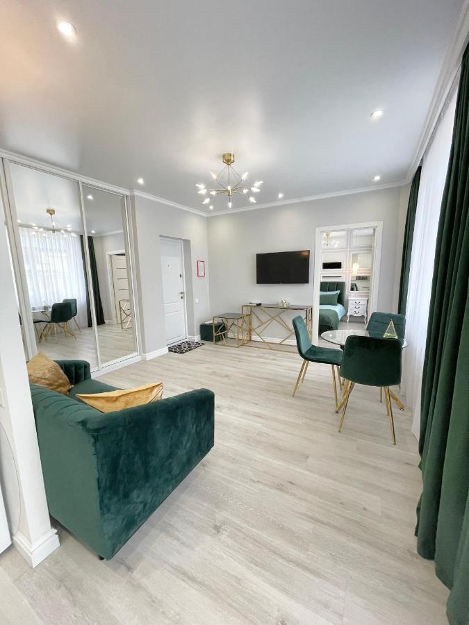 Luxury Emerald Apartments Ірпінь Екстер'єр фото